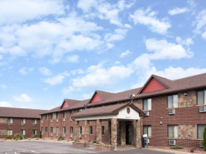 Baymont by Wyndham Eau Claire WI