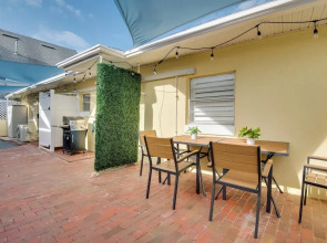 Walk to Beach: Dog-friendly Gem in Cocoa Beach!