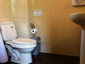 Chilli Hotel & Restaurant