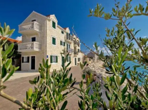 Six-Bedroom Holiday Home in Bibinje