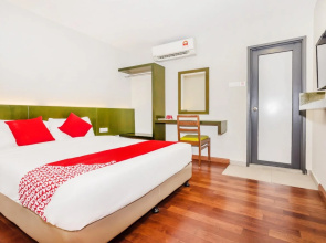 OYO 663 Trevor Hotel