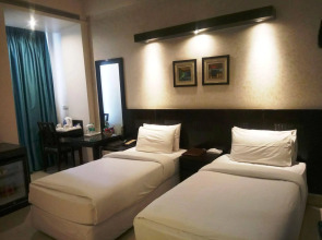 Rockland Hotel - C R Park