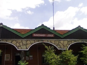 Sundowner Lodge