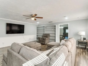 Near Shops & Eats: Home w/ Large Yard in Waycross!