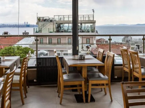 Seraglio Hotel & Suites