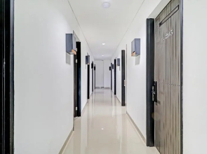 Socialite Residence Hotel by OYO Rooms