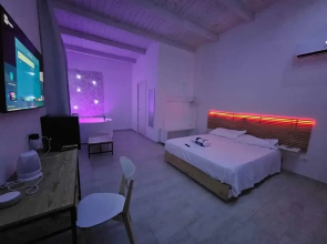 Luxury pool Suites - Città Bianca