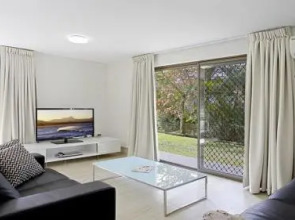 1/56 Lawson Street@Clarkes Beach