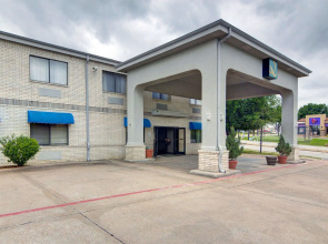 Quality Inn & Suites Grand Prairie South