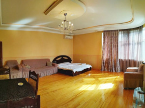 Bakuvi Tourist Apartment E022