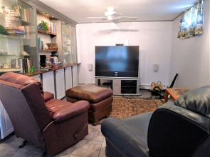 563 Pleasant Lake - 4 Bedroom House