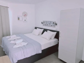 100 AN - Napa Living 18