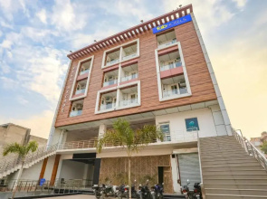 FabHotel Rasa Arcade