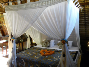 Cili Emas Oceanside Resort