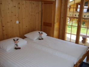 Christoph Standing & Calm Chalet 10 Pers