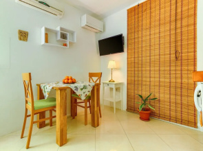 Studio With Shared Garden, 3 min Walk to the Beach
