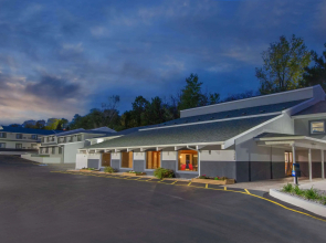 Days Inn & Suites by Wyndham Wisconsin Dells