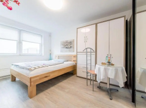 6757 Private Room Laatzen