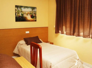 Hostal Restaurante Labrat