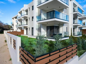 Maison Du Jardin 2-Bedroom Apartment Private Outdoor Jacuzzi