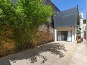 Ultimo 1 bed. furnished house w parking