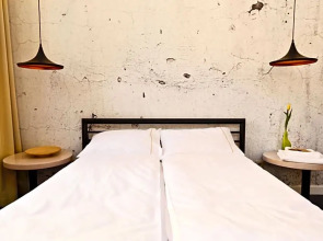 Sleep In Hostel & Apartments