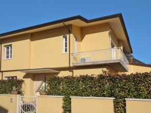 In Camaiore With 3 Bedrooms And 2 Bathrooms