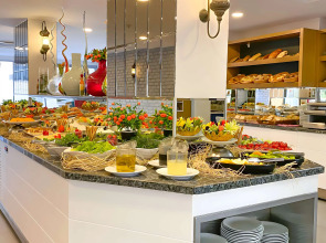 Best Western Plus Khan Hotel