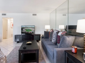 2501 N Indian Canyon Condo Unit 601 1 Bedroom 2 Bathrooms Condo