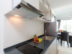 6th Avenue Surin Beach