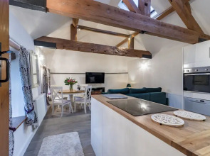 The Stables at Brambles Farm - Sleeps 2, Wifi