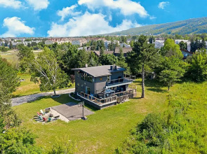 Rustic 5BR Escape  Sauna Hot Tub