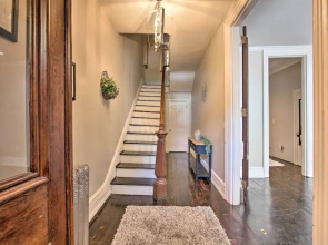 1 Mi to Dtwn: Historic Harrisburg Home