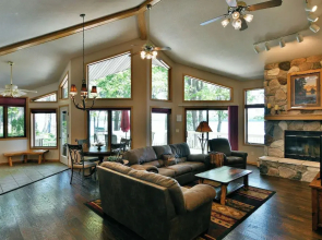 Cheif Lake Lodge