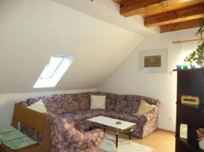 Flora Apartman