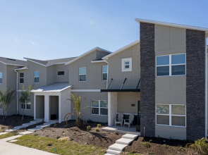 Gorgeous 5 Bd w/ Pool Close to Disney @ Champions Gate 948