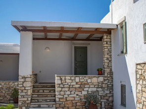 Private Villa Agia Irini, 350 Meter to the Beach for 4 Guests With Pool Access!