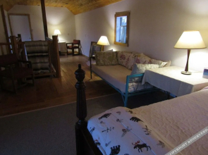 Snowmansion Taos Hostel Ski Lodge Inn & Campground