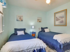 4 Mi to Beaches: Pet-friendly Berlin Home!