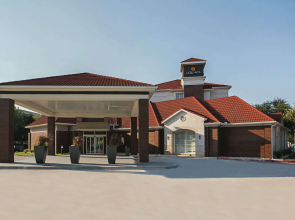 La Quinta Inn & Suites by Wyndham Dallas Plano West