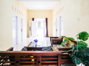RedDoorz Syariah near Jalan Dieng 6