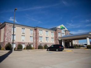 Holiday Inn Express & Suites Mountain Home