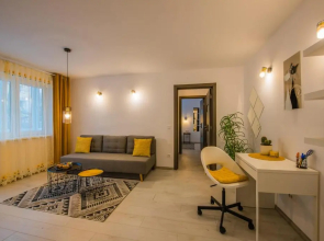 Kitty Sunflower Apartment