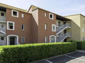 Escape Near the Beach in Agde