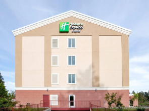 Holiday Inn Express & Suites Marysville by IHG