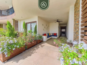 Oceanview 3 BR Condo Near the Beach - Pool
