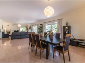 Villa - 5 Bedrooms with Pool - 107747