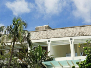 YoHo Beach Resort