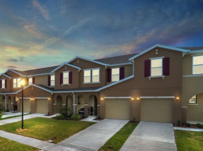 Four Bedroom Sleeps 10 w Gameroom 5152a