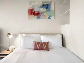 Arlington Luxe Studio Apartment